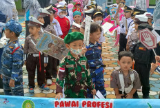 Kenakan Kostum Profesi Impian, Siswa TK IT Al Hasanah Prabumulih Antusias Ikuti Pawai