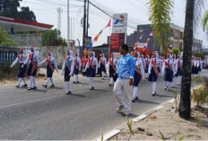 Nomor Urut 1 di Gerak Jalan HUT RI, SMP Negeri 2 Prabumulih Tampil Rapi dan Kompak