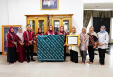 Batik Motif Nanas Prabumulih Resmi Kantongi Hak Cipta dari Kemenkum