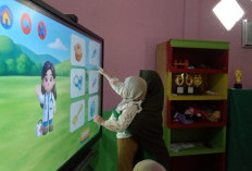 Layar Interaktif Jadi Media Belajar, Siswa TK IT Al Hasanah Prabumulih Antusias Kenali Berbagai Profesi