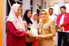 1.000 Lampu LED Dibagikan di Prabumulih, Warga Muara Dua Barat Nikmati Penerangan Hemat Energi