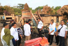 Wali Kota Prabumulih Tinjau Korban Kebakaran di Pangkul, Serahkan Bantuan Langsung