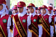 IT Al Hasanah Prabumulih Raih Juara Lomba Gerak Jalan HUT RI ke-81