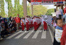 SD Negeri 45 Prabumulih Tampil Bak Model di Gerak Jalan HUT RI ke-81, Kacamata Hitam Jadi Sorotan